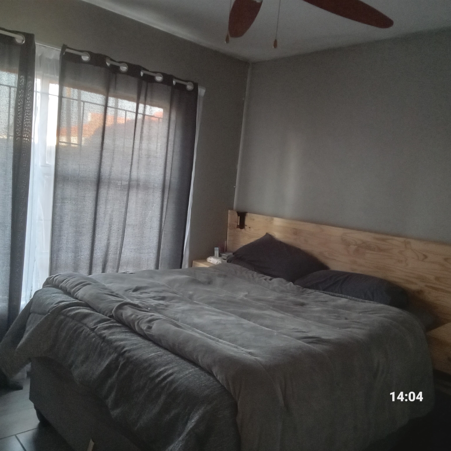 2 Bedroom Property for Sale in Geelhoutpark North West